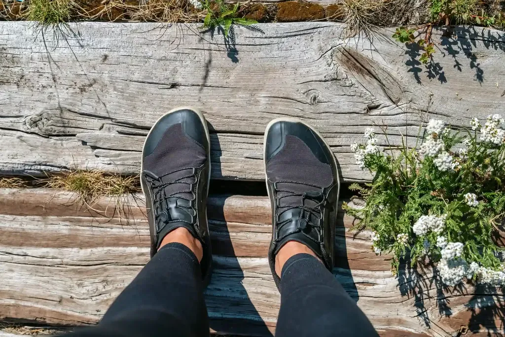 Wpływ obuwia na zdrowie nóg – jak wybrać buty wspierające krążenie?